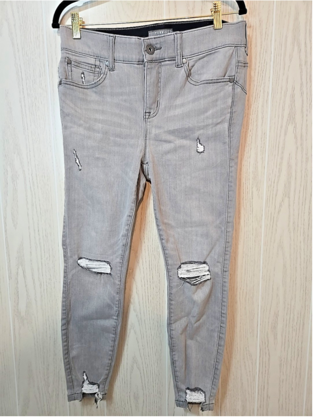 Torrid Bombshell Skinny Jeans Size 10 Short Gray Distressed Raw Hem Stretch - Picture 2 of 8